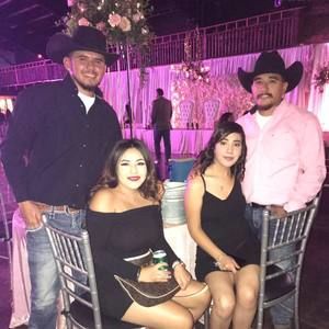 Meet your Posher, Derreck